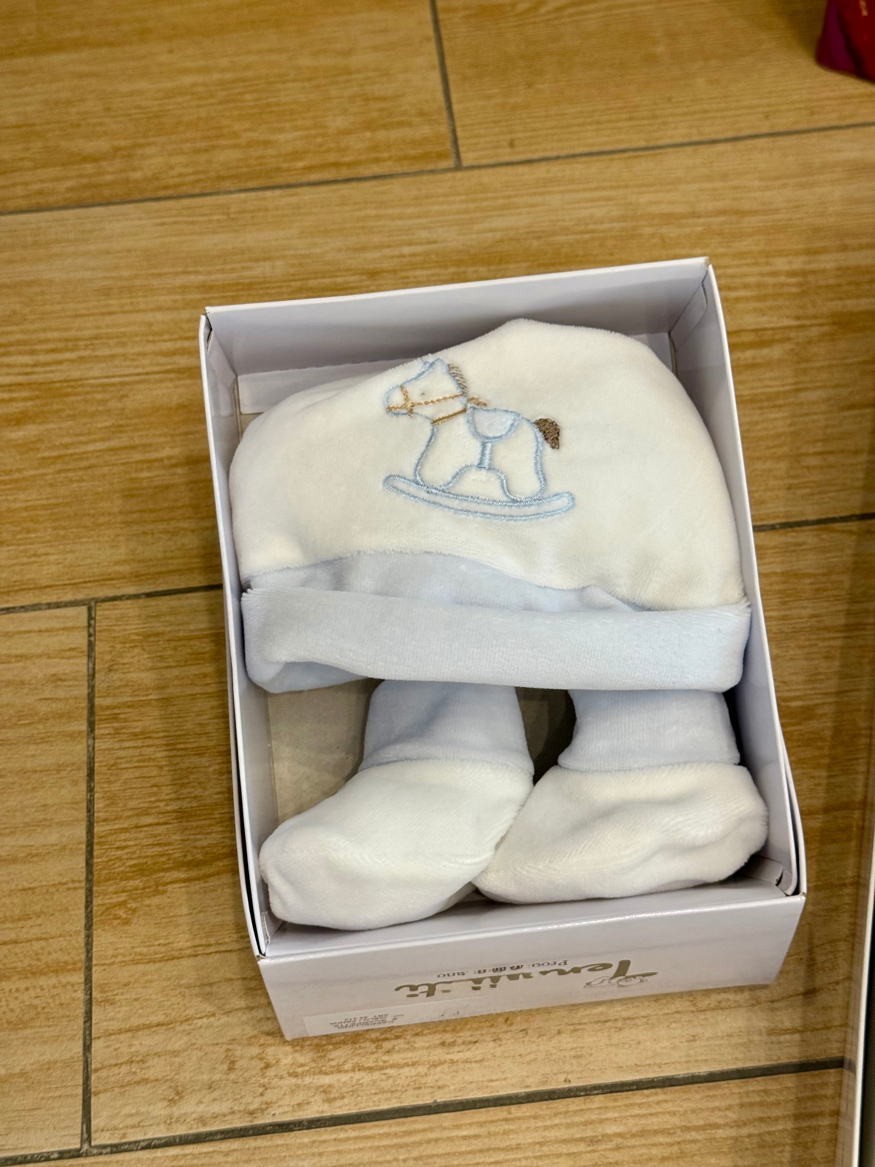Set Cappellino e scarpette