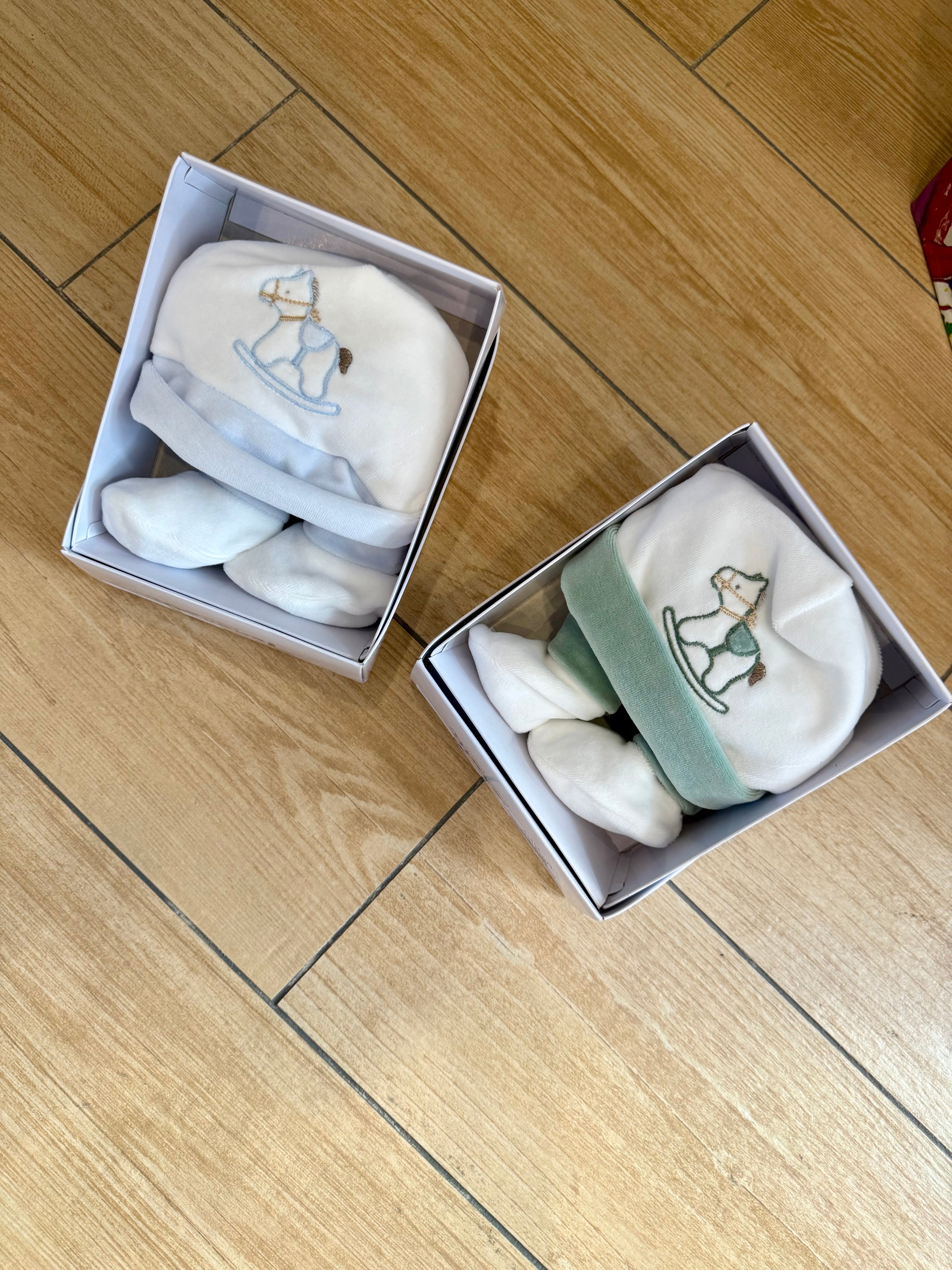 Set Cappellino e scarpette
