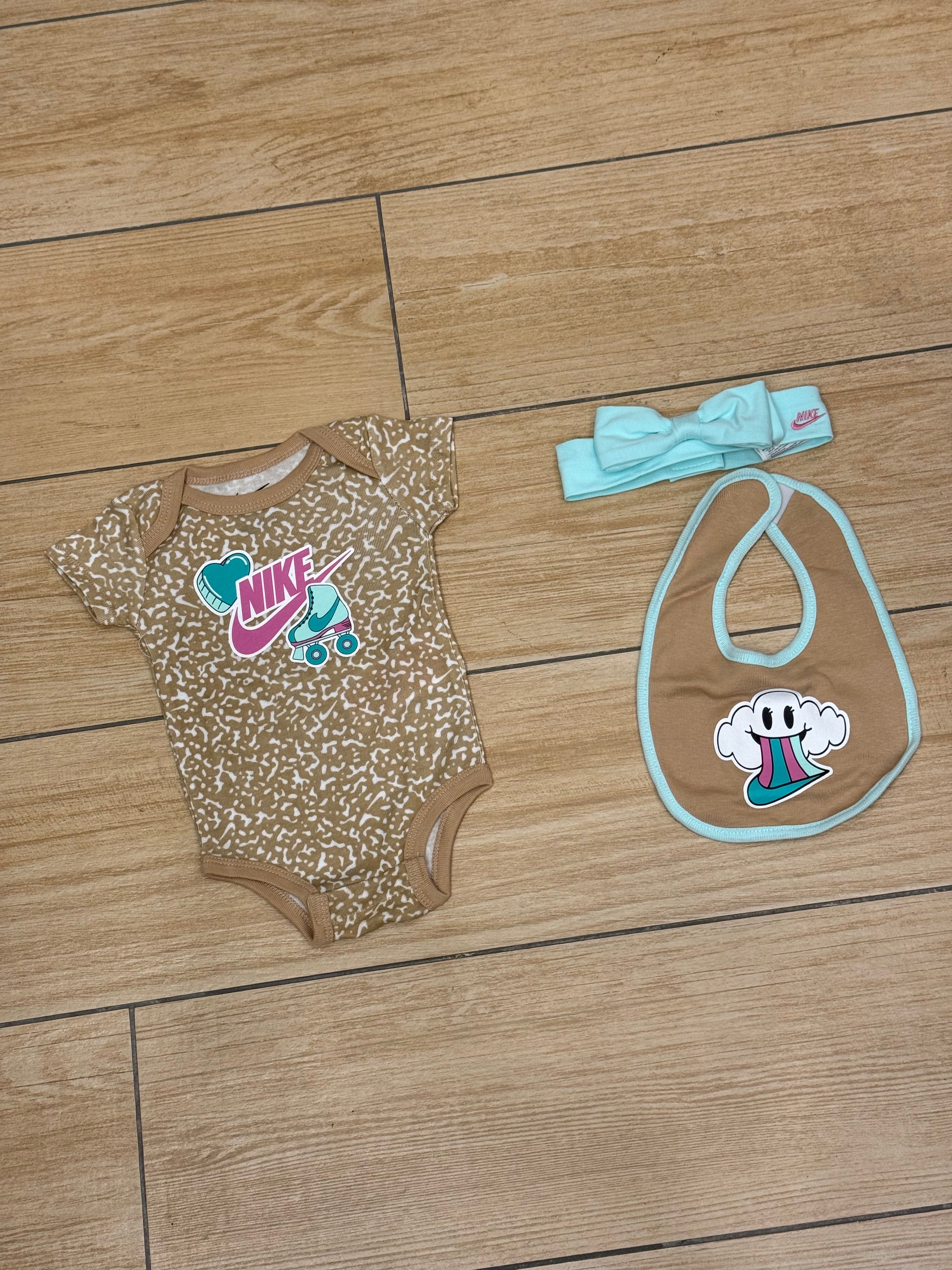 Set nascita nike 3pz