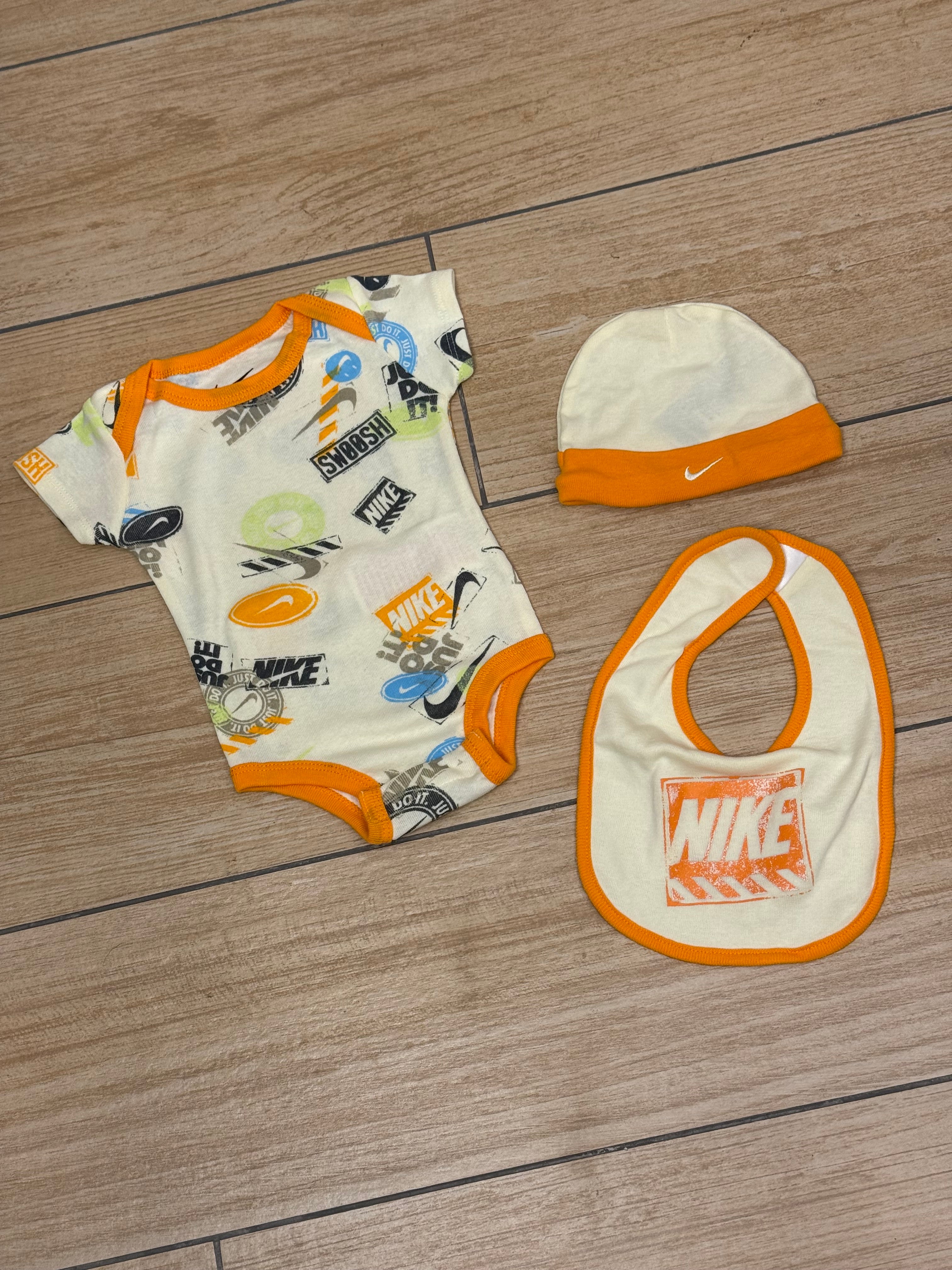 Set nascita nike 3pz