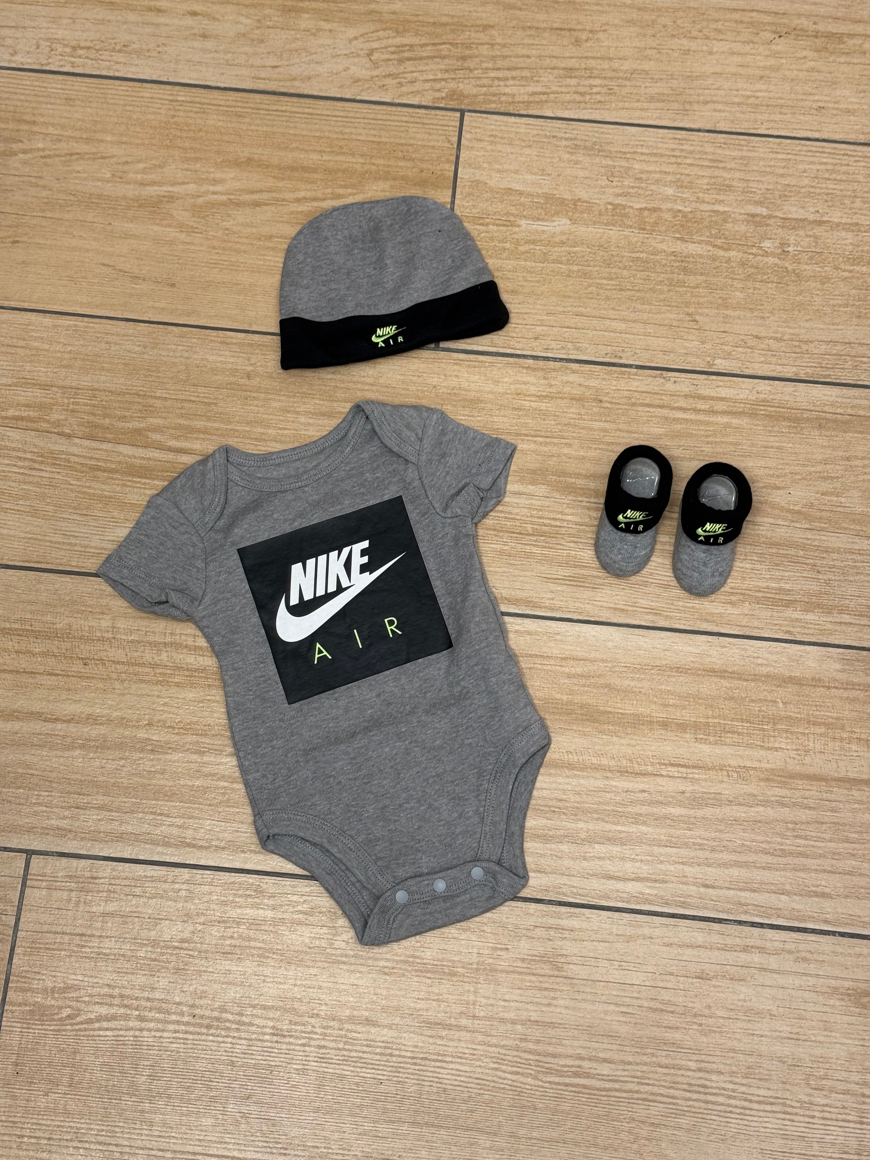 Set nascita nike 3pz