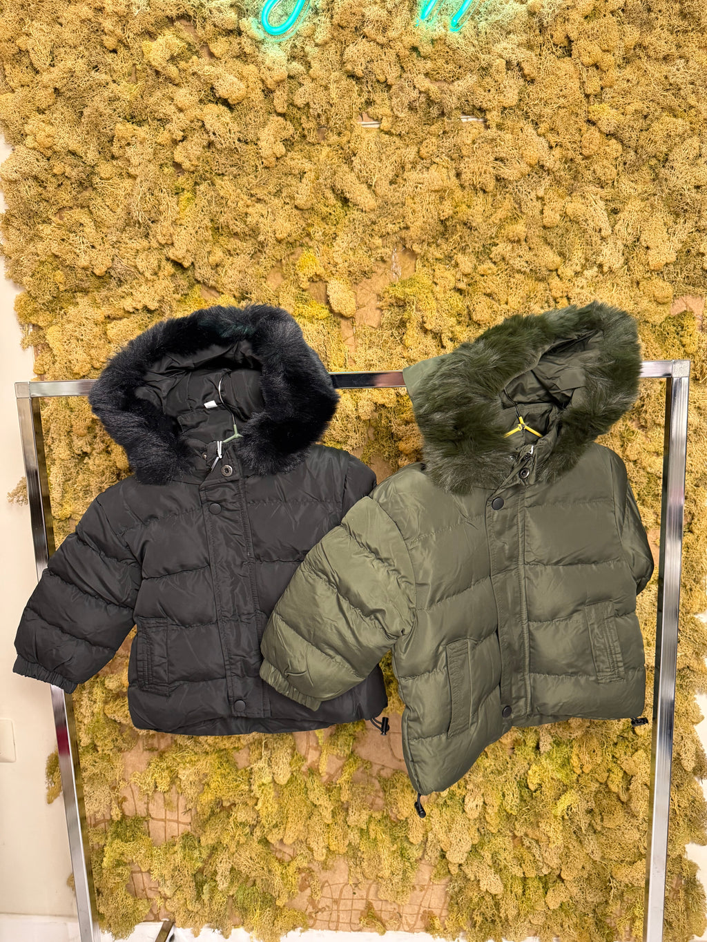 Giubbino con pelliccia cappuccio